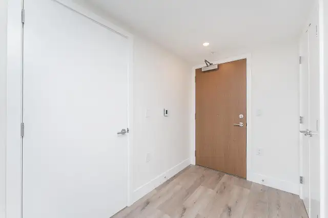 1407 10428 WHALLEY BOULEVARD Surrey, British Columbia62854406951810123