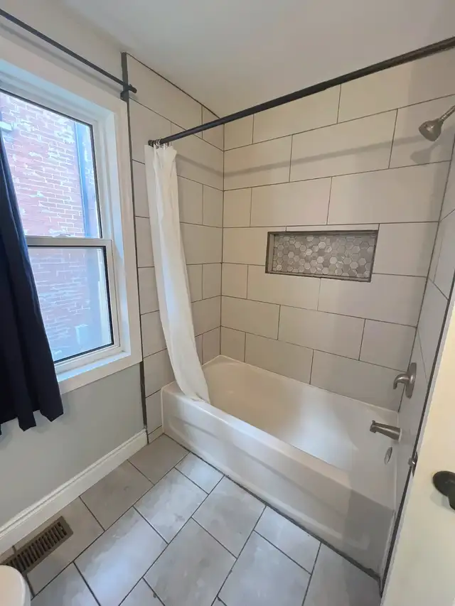 2 Bed, 1 Bath, with Backyard and Storage in Long Term Rentals in Oshawa / Durham Region - Image 9
