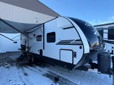 This 2021 Open Range 241BH travel trailer is in excellent condition and well-equipped for comfortabl...