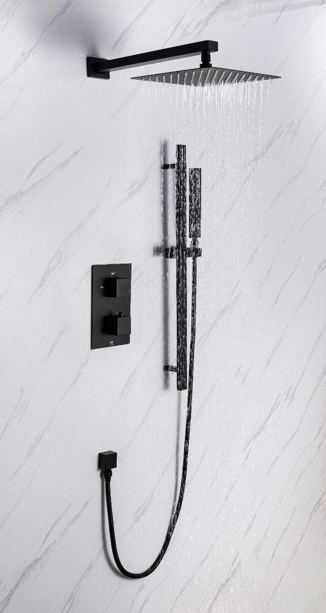 Matte Black Bathroom Shower Set dans Articles pour la salle de bains  à Ouest de l’Île