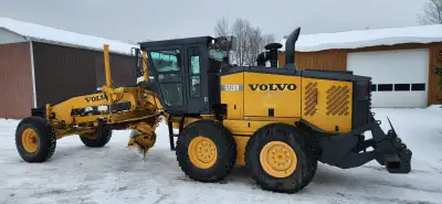 2002 Volvo G720B Grader. Powershift, Articulated, Front Hydraulics, Rear Ripper, 12 ft Moldboard, 84...