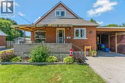 Located in a highly convenient East Galt neighbourhood, 86 Christopher Drive is an unbeatable entry-...