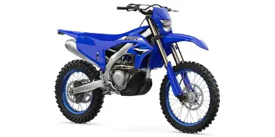 Engine Type: Single-Cylinder Displacement: 27.5 cu. in. (450 cc) Bore and Stroke: Bore: 3.82 in. (97...