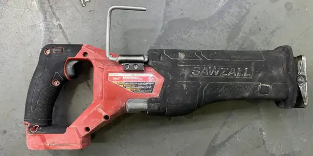 Milwaukee M18 FUEL GEN-2 18V Brushless Cordless Sawzall in Power Tools in Mississauga / Peel Region - Image 2