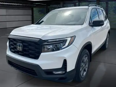 Experience sophistication and performance with the 2023 Honda Passport Sport AWD. Dressed in a strik...