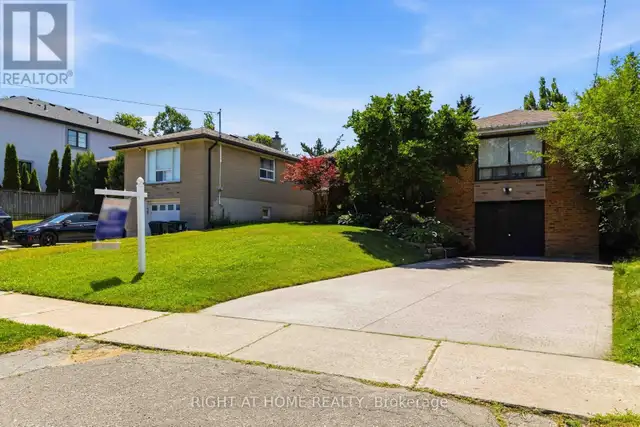 68 Barford Road Toronto (Rexdale-Kipling), Ontario, photo 2 of 4