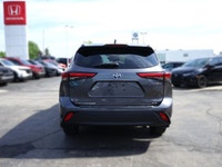 Experience Effortless Driving with this 2021 Toyota Highlander Hybrid XLE This Magnetic Grey Metalli... (image 4)