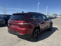 This Jeep Grand Cherokee delivers a Regular Unleaded V-6 3.6 L/220 engine powering this Automatic tr... (image 4)