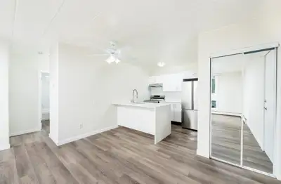 Situated in the Grandin Neighborhood, Westwood Apartments is a quiet building perfect for the profes...