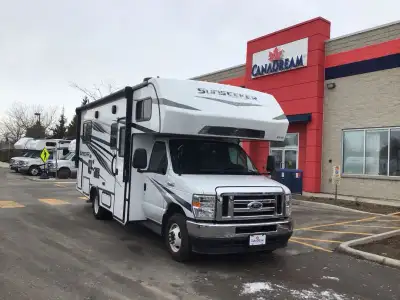 Class C Motorhome FEATURES LIST Vehicle 6 Seatbelts 6 Sleeps AGM Batteries Back-up Camera Daytime Ru...