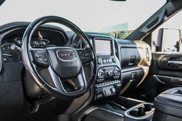 2020 GMC Sierra 2500HD AT4 AWD * Crew Cab * 6.6L V8 Duramax Dies in Cars & Trucks in City of Montréal - Image 20