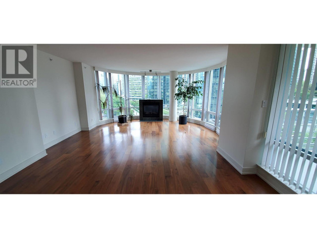 704 499 BROUGHTON STREET Vancouver, British Columbia in Condos for Sale in Vancouver - Image 3