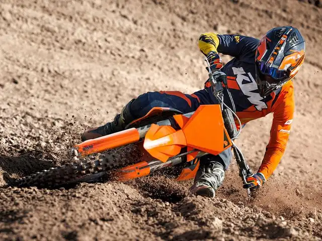 2025 KTM 450 SX-F in Dirt Bikes & Motocross in Cambridge - Image 21