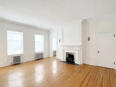 Call/text 204-795-9788 to arrange a viewing! **PHOTOS NOT OF EXACT UNIT** Fabulously maintained deta...
