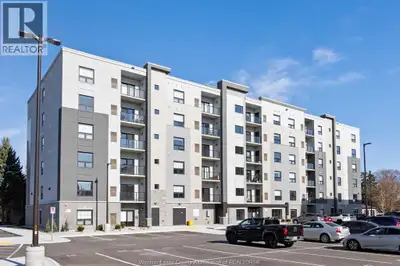 Luxury living in the heart of Kingsville! This beautiful 2 bedroom unit is located in Kingsville's n...