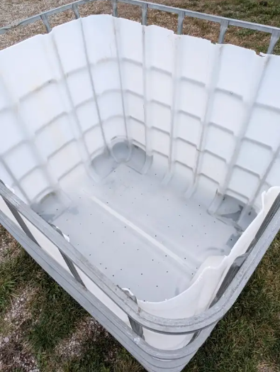 OPEN TOP - IBC TOTES - FARMING, SCRAP METAL, POLYMERS, & MORE. in Storage Containers in Cambridge - Image 4