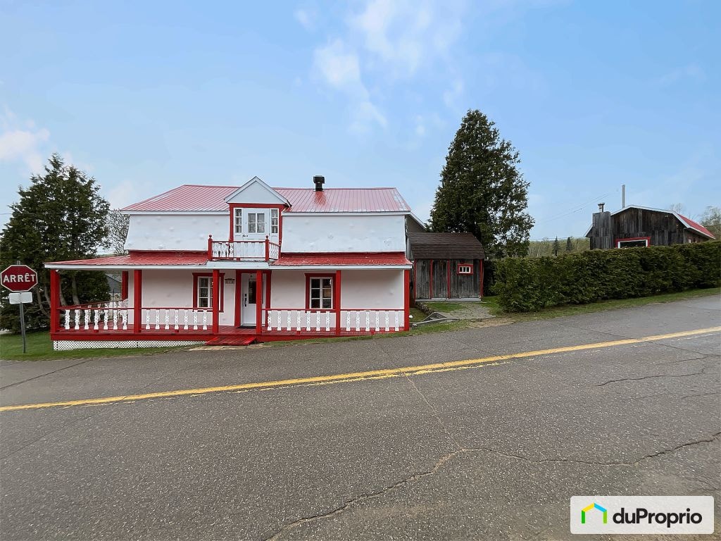 $325,000 - Country home for sale in Les Eboulements — photo 2