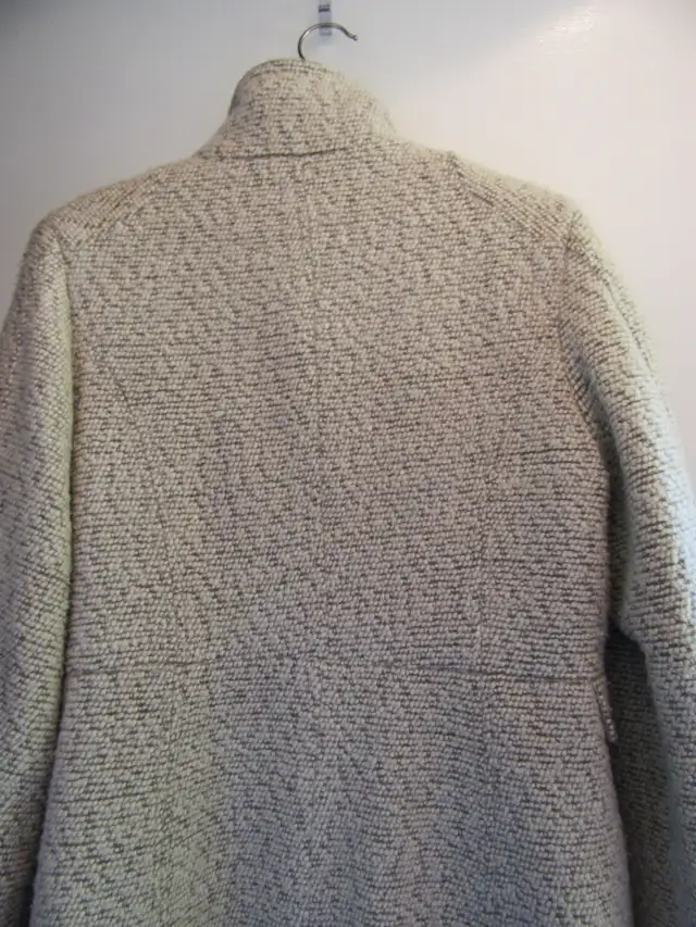IVORY Wool Mix H&M Ladies COAT with Zippers in Women's - Tops & Outerwear in City of Montréal - Image 9
