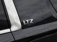 2015 Chevrolet Suburban LTZ 4WD 5.3 L V8 Spacious, powerful, and fully equipped this 2015 Chevrolet... (image 9)