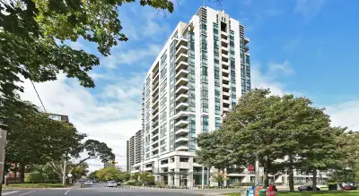 Price: $828,000 / $3,141/mo There is a lot you will like about this bright and spacious two bedroom...