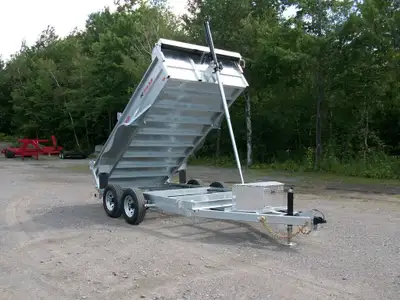 REMORQUE DOMPEUR NEUVE GALVANISER K-TRAIL 6'X12' 2 ESSIEUX 5200LBS. CYLINDRE CENTRALE AILE EN CHECKE...