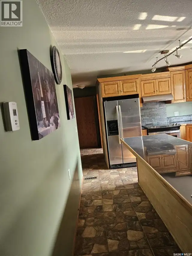 401 Sovereign CRESCENT Rosetown, Saskatchewan in Houses for Sale in Saskatoon - Image 7