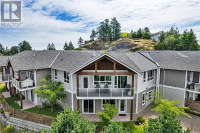 This magnificent townhome reigns as the complex's largest & original display suite. Exquisite wide-p...