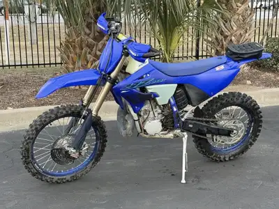 APPLY NOW: https://www.ridecollective.ca/get-pre-approved 2024 YAMAHA YZ250X • 250cc two-stroke engi...
