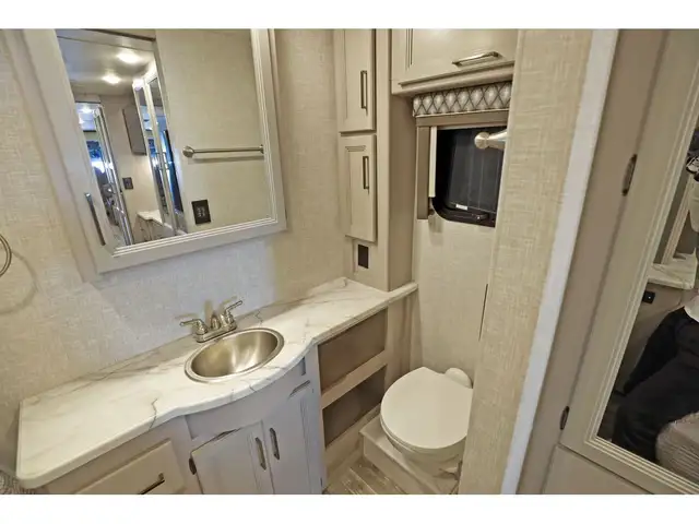 2022 Thor Motor Coach Hurricane 35M Classe A VR / RV 1.5 SDB + F in RVs & Motorhomes in Laval / North Shore - Image 23