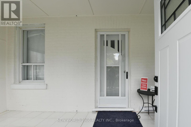 8071 KIPLING AVE Vaughan, Ontario in Houses for Sale in Markham / York Region - Image 4