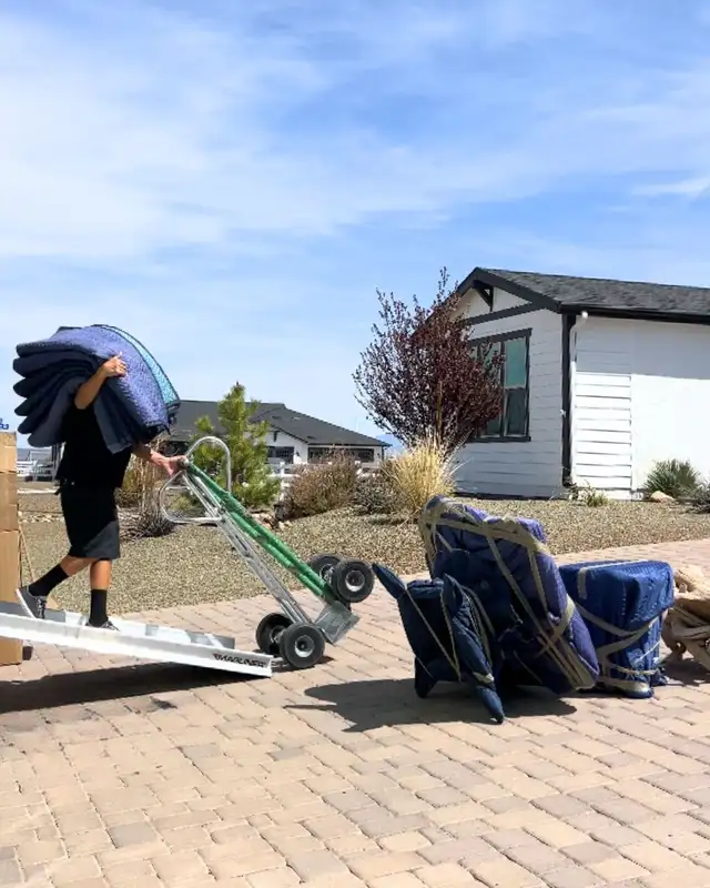 Moving Co. Oakville, Burlington, Hamilton, Cambridge in Moving & Storage in Oakville / Halton Region - Image 10