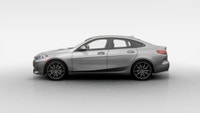 La toute nouvelle BMW 228i xDrive 2024 laisse les conventions derrière. La Série 2 combine une appar... (image 3)