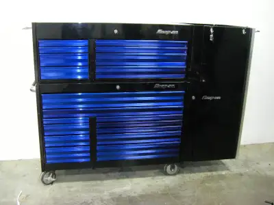 Want to have organized tools? This tool box can Help with that! Black and blue Snap on Brand Tool Bo...