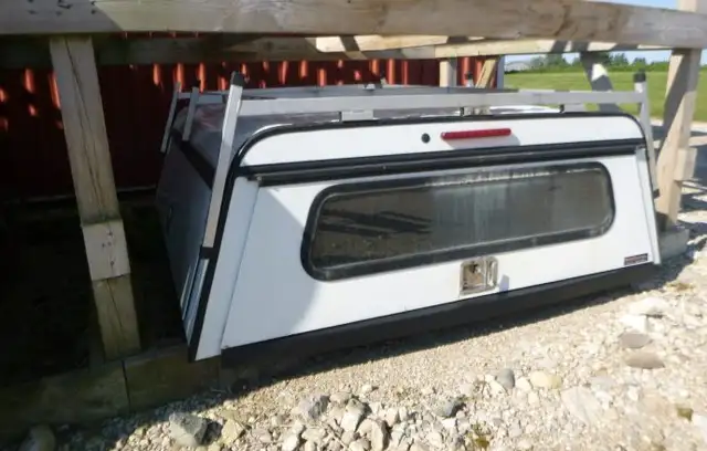 2014 - 2018 GMC Sierra or Chevrolet Silverado 6'6 White Raider in Other Parts & Accessories in Kitchener / Waterloo - Image 3