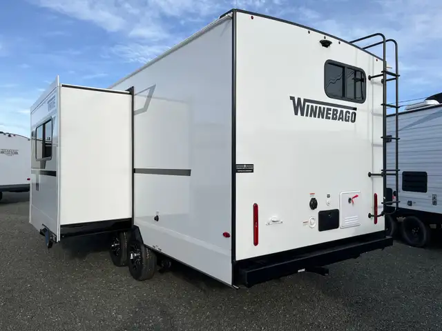 2026 Winnebago Thrive 22MBH in Travel Trailers & Campers in Terrace - Image 4