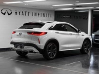 The 2023 INFINITI QX55 Essential is the popular mid-range trim for the luxury crossover coupe in Can... (image 5)