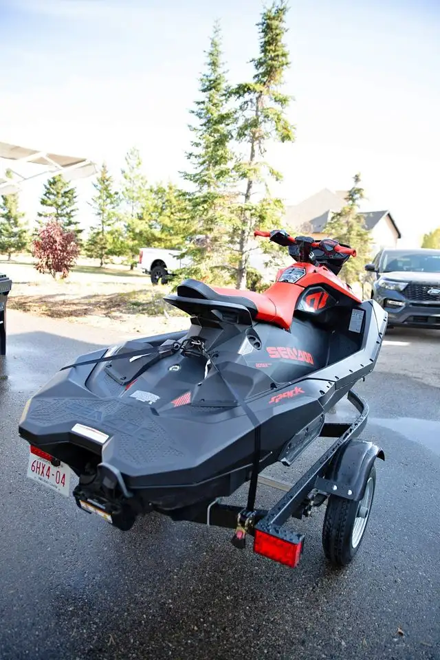 2022 SEADOO SPARK TRIXX 3UP (FINANCING AVAILABLE) in Personal Watercraft in Strathcona County - Image 5