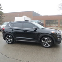 Check out this sleek and reliable 2016 Hyundai Tucson Limited SUV with All-Wheel Drive! With a spaci... (image 7)