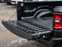 Welcome to Barrie Dodge Chrysler Jeep. Powerful 3.6L V-6 engine - 4x4 drivetrain for superior tracti... (image 8)