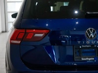 * ACCIDENT FREE * ONE OWNER * BLIND SPOT MONITOR * LANE DEPARTURE WARNING * PANORAMIC SUNROOF * NAVI... (image 7)