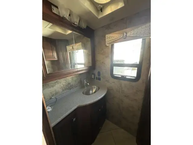 2017 Newmar Baystar 3403 in RVs & Motorhomes in Nelson - Image 21