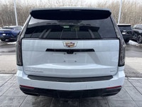 | 55 HD Curved Display | AKG 38-Speaker Audio | Super Cruise | Panoramic Sunroof | Semi-Aniline Leat... (image 7)