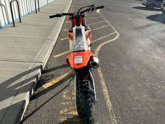 2025 KTM XC 250 F in Dirt Bikes & Motocross in Calgary - Image 8