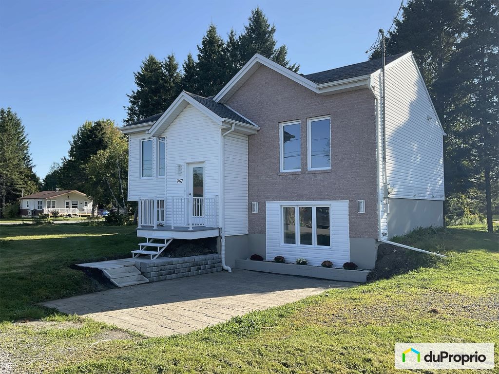$529,900 - Bungalow for sale in St-Lin-Laurentides — photo 1