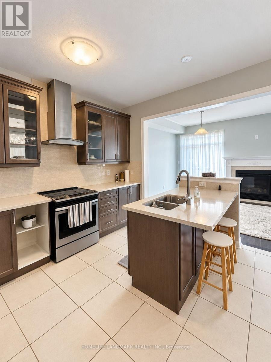 91 HUGUENOT ROAD Oakville (GO Glenorchy), Ontario 2