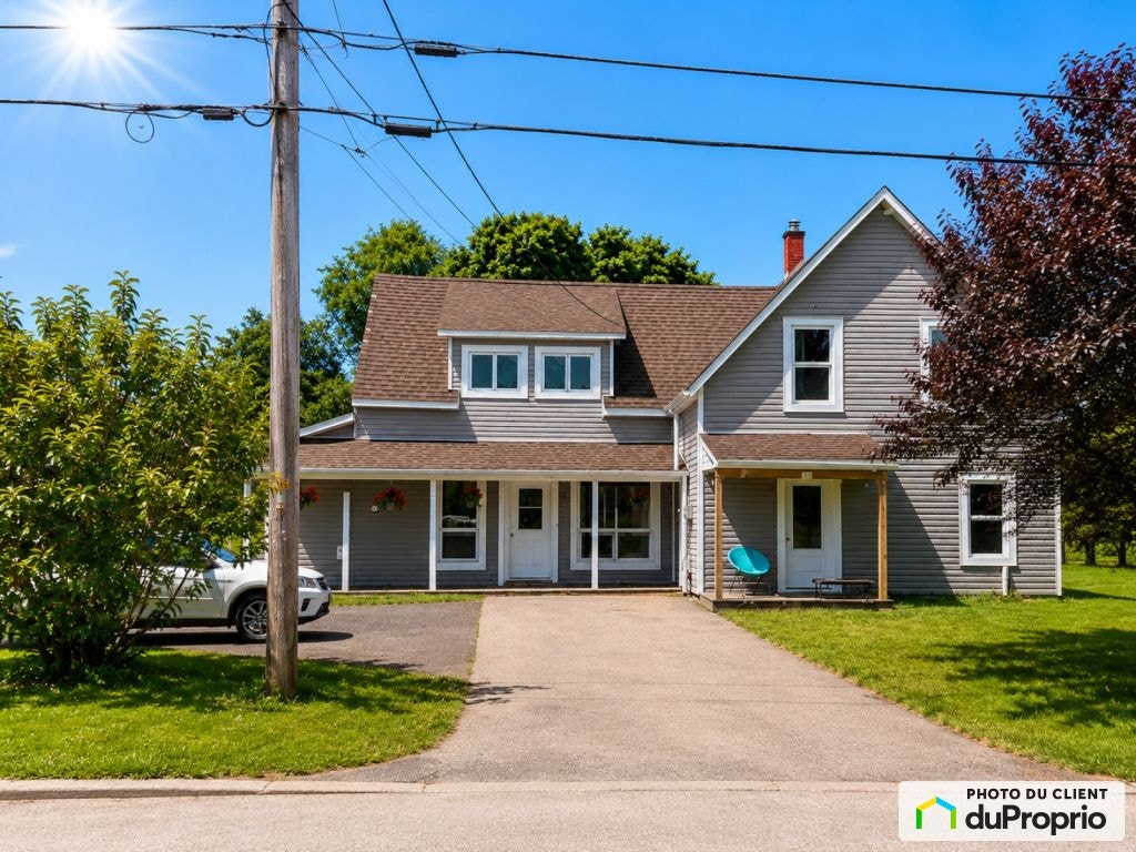 $298,000 - Duplex for sale in New Richmond — photo 1