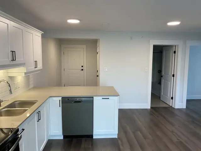 2Bed, corner unit w/balcony, AVAILABLE NOW! 502-49 Forest Hill in Long Term Rentals in Fredericton - Image 5