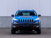 CARGET AUTOMOTIVE is thrilled to offer this 2017 Jeep Cherokee Trailhawk, an off-road-capable SUV fe... (image 3)