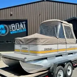 CONSIGNMENT SALE! ***FINANCING IS AVAILABLE*** NEW ARRIVAL! 16' X 6' WIDE MINI PRINCECRAFT PONTOON B...