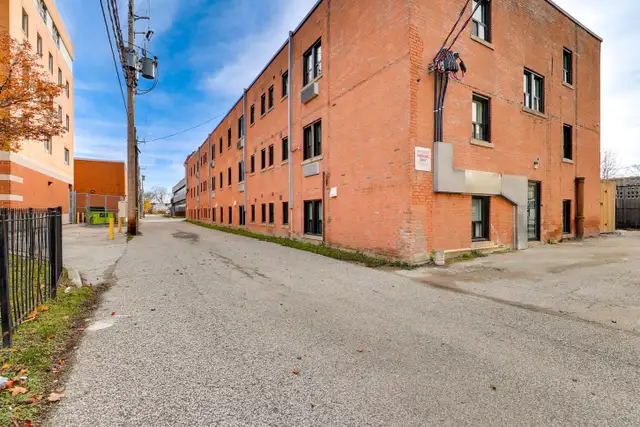 Gorgeous Studio Apartment! in Long Term Rentals in Windsor Region - Image 9